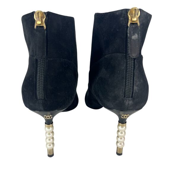Chanel 2020 CC Suede Pearl Heel Cap Toe Logo Boots Black - Picture 9 of 16